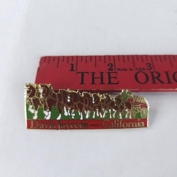 Vintage Davis Jaycees California Pin Lapel Badge Horse Drawn Wagon Rare Collecti - Picture 5 of 5